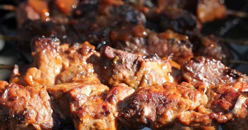 Manger au camping : des repas simples qui sauvent vos soirées